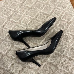 Michael Kors pumps..black size 10